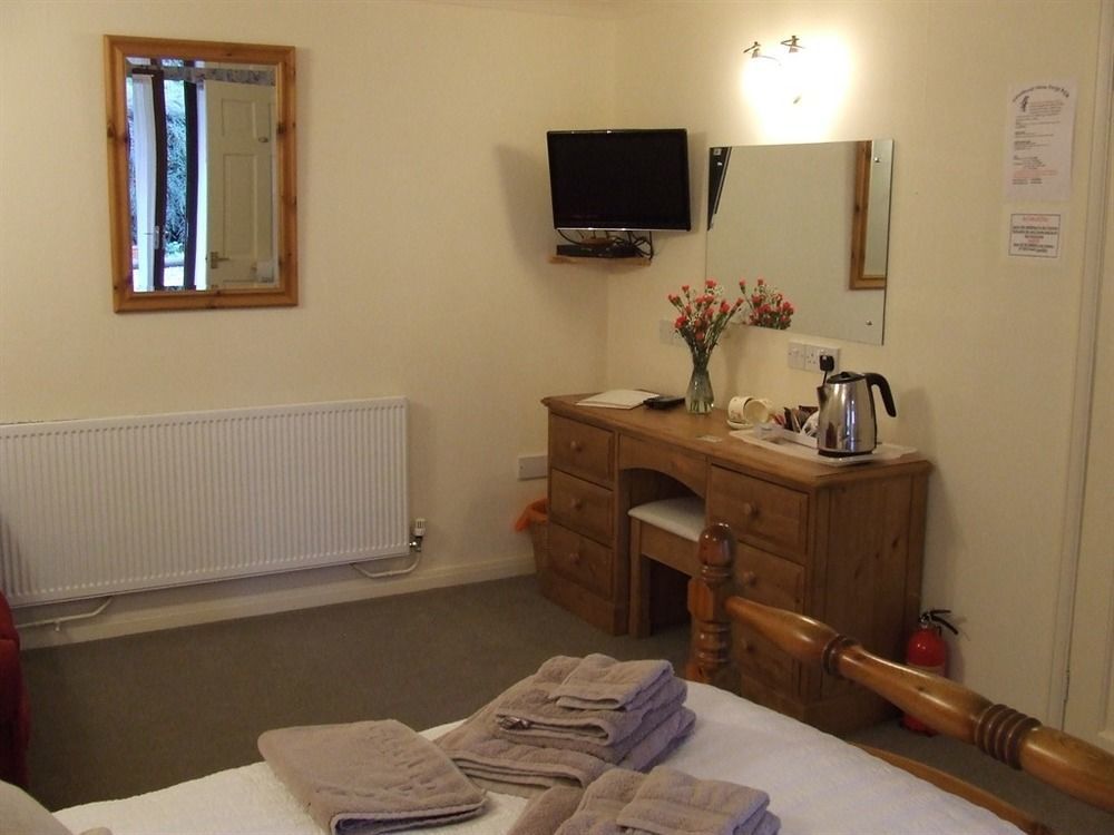 Sandhurst Farm Forge Self Catering Stableblock Sittingbourne Exterior photo