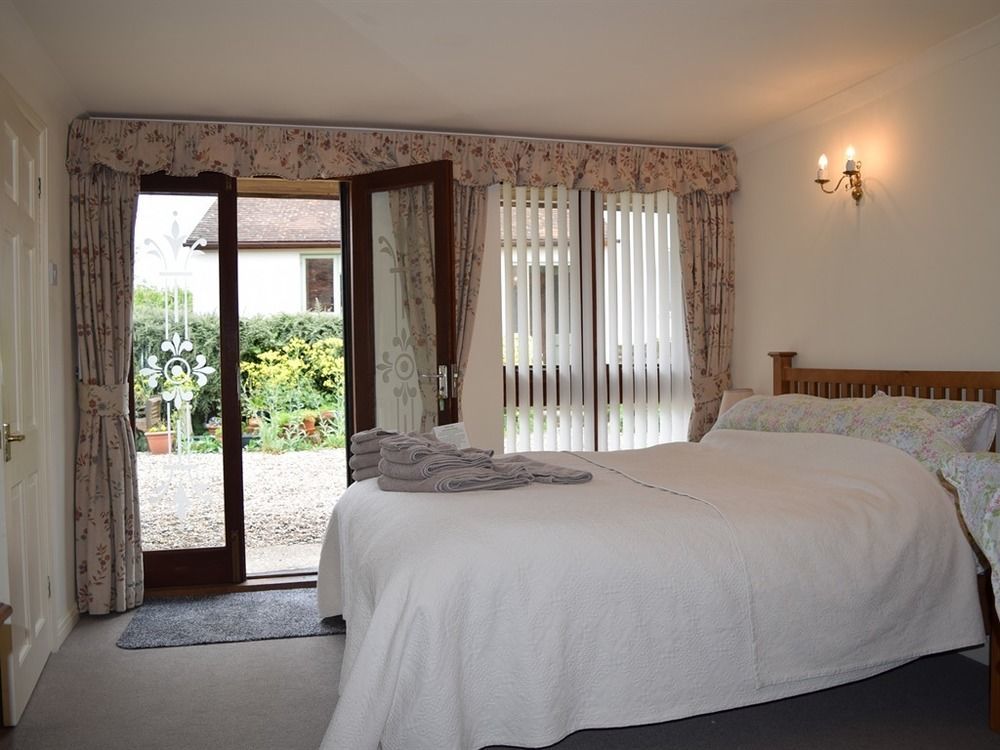 Sandhurst Farm Forge Self Catering Stableblock Sittingbourne Exterior photo